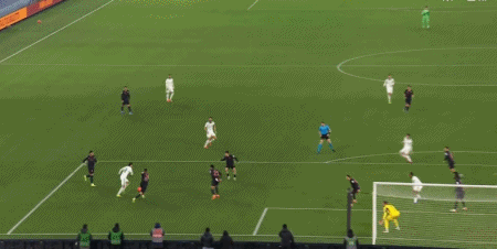 Crowns Sports-意大利杯都灵3-2罗马晋级八强，切-亚当斯双响，伊尔克汗绝杀