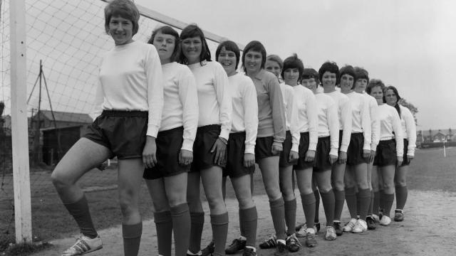 Crowns Sports-【观察】钞能力助推，英国人怎么花钱搞好女足