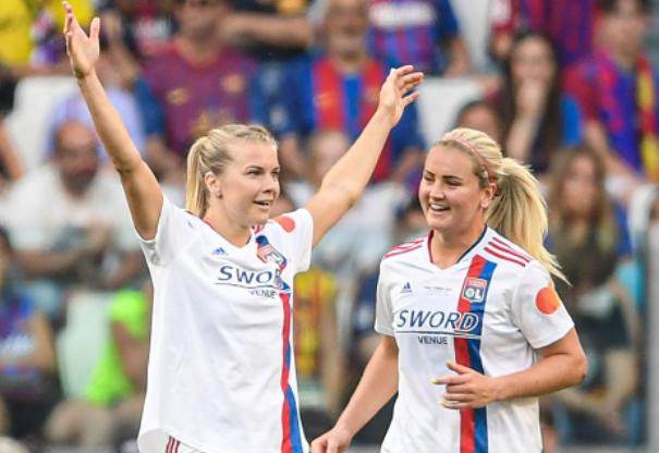 皇冠体育-【女足欧冠】赫格贝格传射 里昂3比1巴萨加冕8冠王