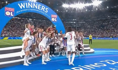 皇冠体育-【女足欧冠】赫格贝格传射 里昂3比1巴萨加冕8冠王