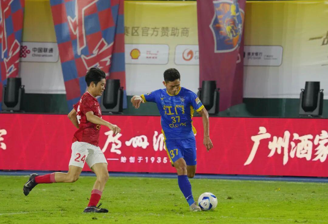 Crowns Sports-虽憾负，仍高光！江门足篮双队鏖战强敌，全力以赴拼搏全场！