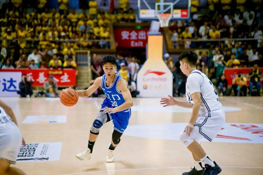 Crowns Sports-虽憾负，仍高光！江门足篮双队鏖战强敌，全力以赴拼搏全场！
